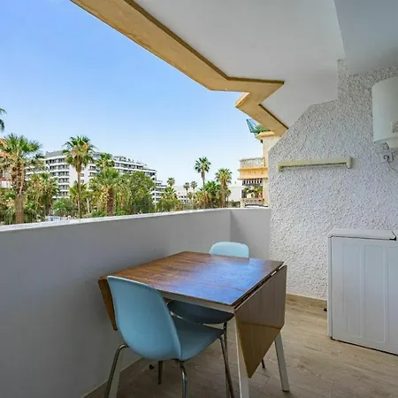 Americas - 1 Bedroom - Flayla-h Apartment